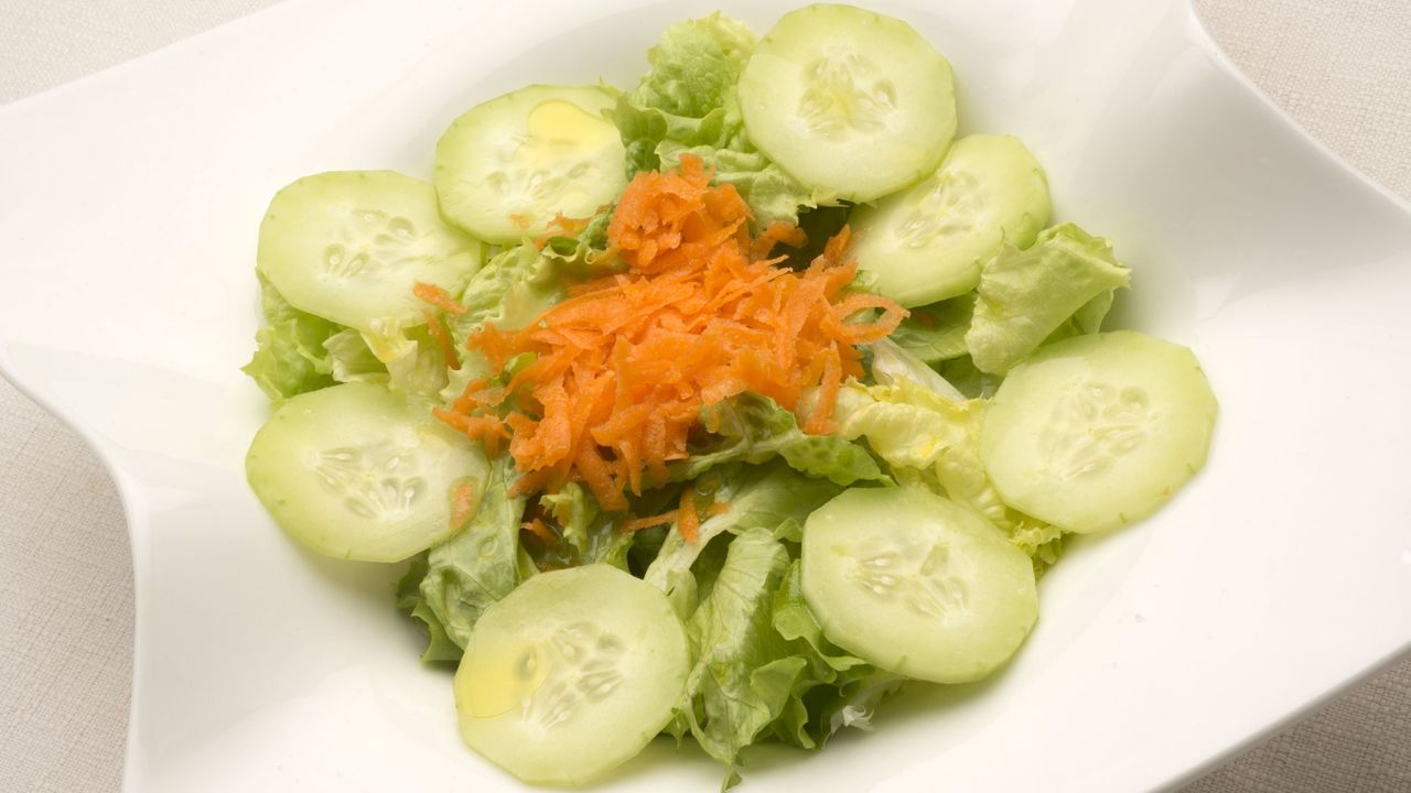 Ensalada de lechuga y pepino